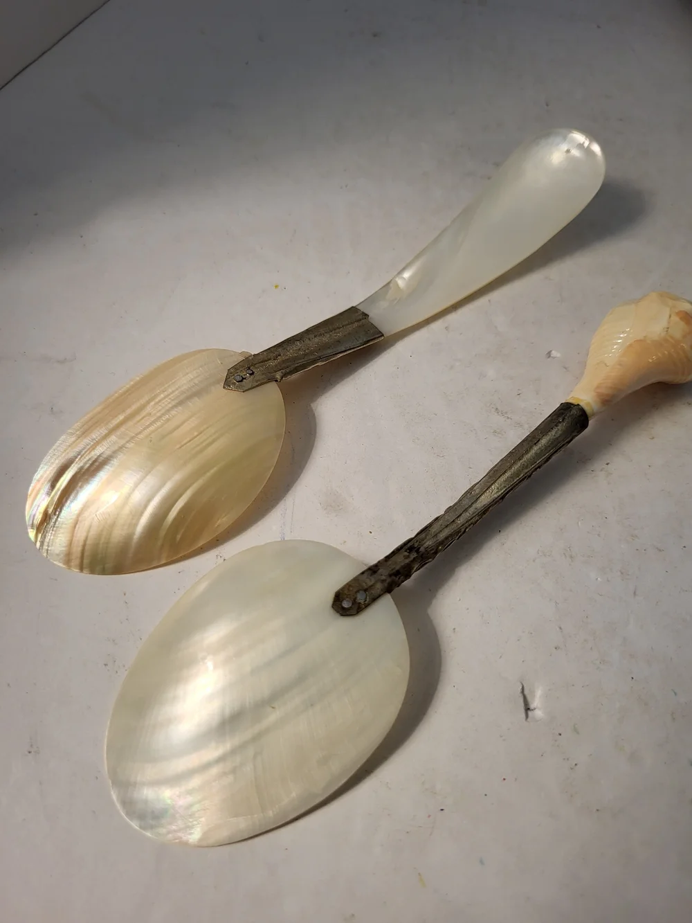 Pair Of Vintage Mother of Pearl Caviar Spoons - Iridescent White